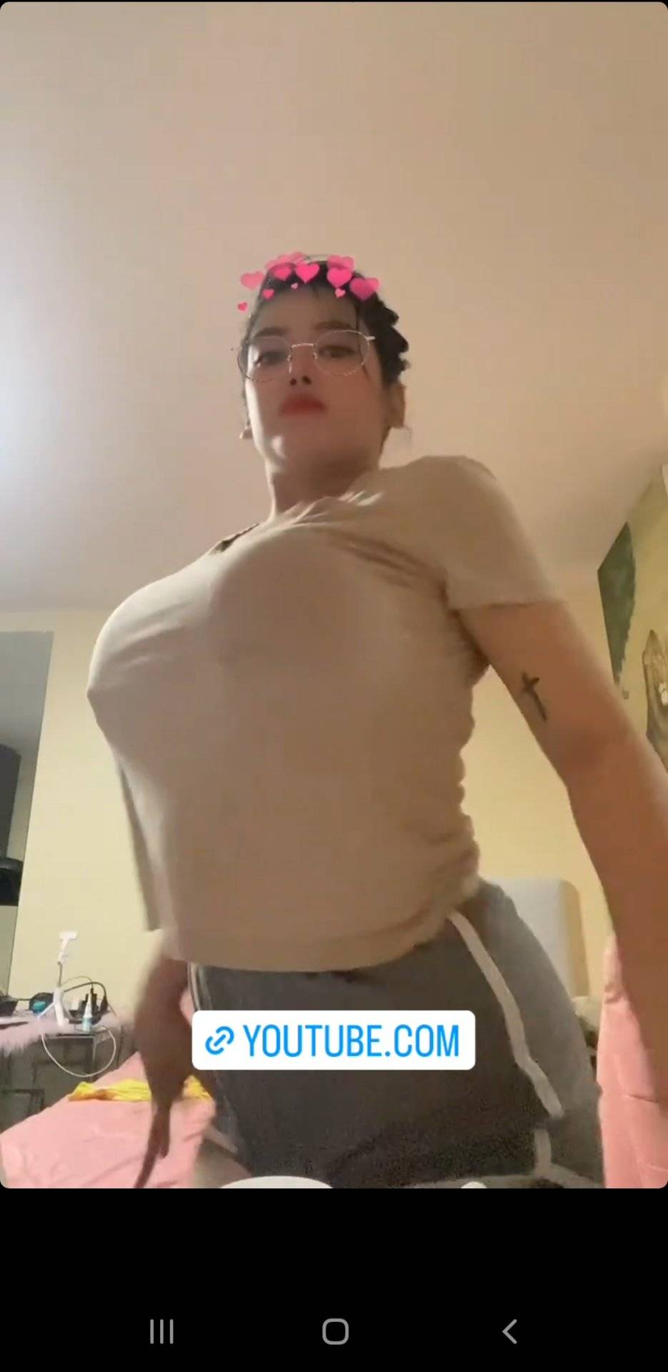 Skytina no bra, sobrang laki