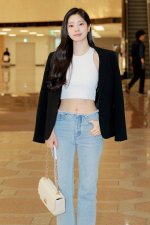 240327-TWICE-Dahyun-GMP-Airport-documents-2.jpeg