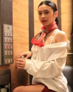 ELEVATOR LADY sir anong floor po (3).jpg