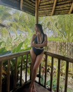 Wearing my favorite bikini again, cuz why not 💁🏻_♀️👙💙🐚🥥 (2).jpg