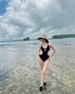 Black is always beach-ready.🖤🌊🐚🪸👙 (4).jpg