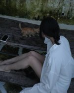 my new friend ü6th photo — i think its his first time seeing his reflection on the mirror.. he...jpg