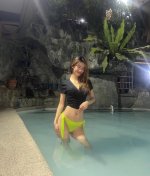 In her prime era 😋 - swimsuit is on 🔥 (1).jpg