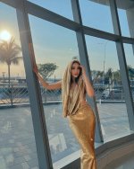 Wuling runway show look inspired by Mother Earth herself 🌏 Designer @carlarcusa Stylist @balma...jpg