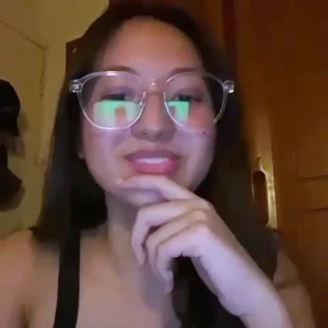 Nakagigil ea with glasses