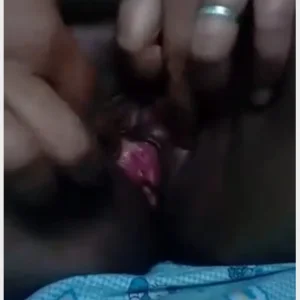 Binukaka ni aling bebang ang bibingkang sunog