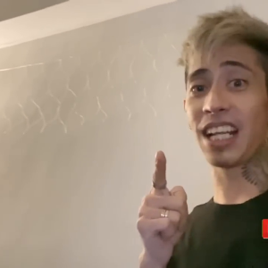 DEMONYO SA IBABAW NG HIWA.mp4