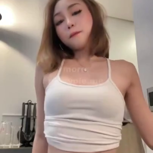 Enjoy sya sa Dildo tsaka etits